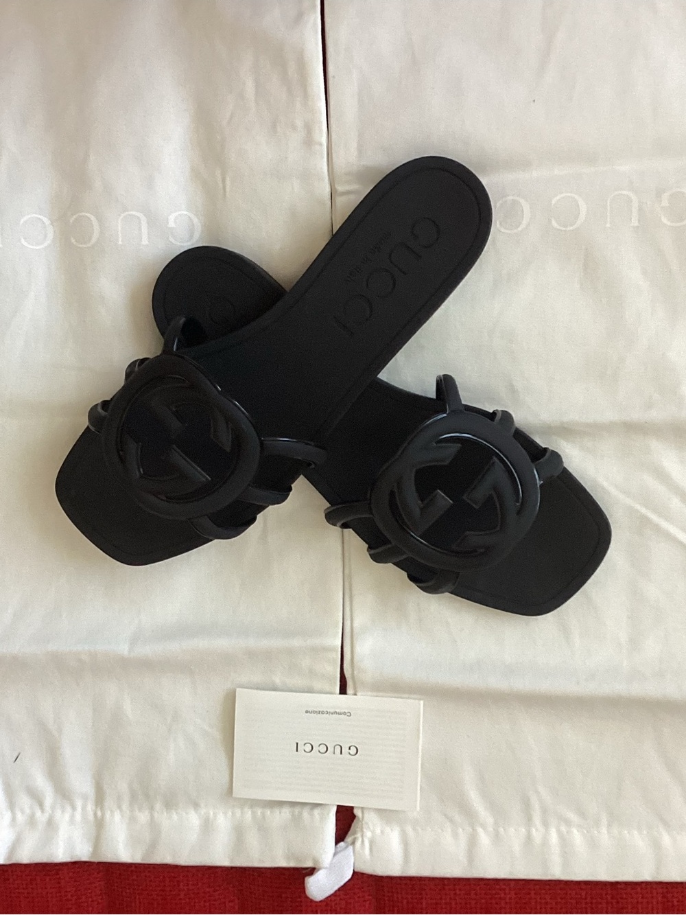 Gucci Black Rubber GG Slide Sandals - Picture 3 of 3